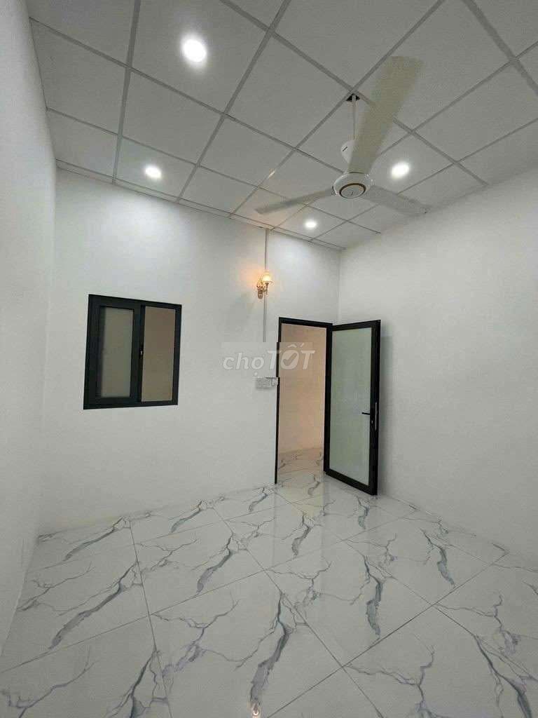 Rent a cash house on lâm văn bền. area 5 x 22 meters 2 bedroom 2 toilets.