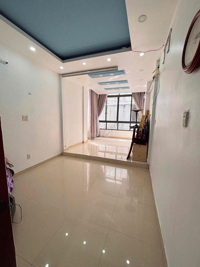 Rent the original house-- Huỳnh Văn Bánh,730 11, Phú Nhuận--14 million a month.