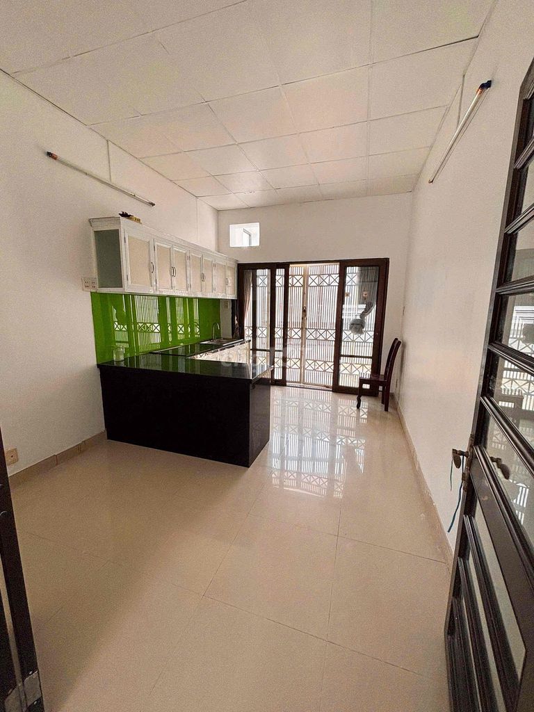 Rent the original house-- Huỳnh Văn Bánh,730 11, Phú Nhuận--14 million a month.