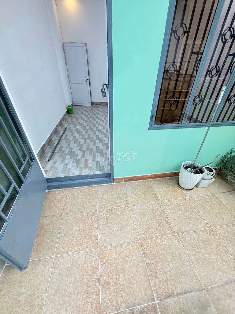 The entire alley of the car, 11 meters, 2 bedrooms, 2 bathrooms near the German bov.