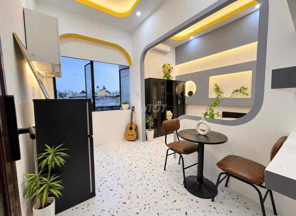Rent a super-salt balcony right now. Vườn Lài is super cheap.