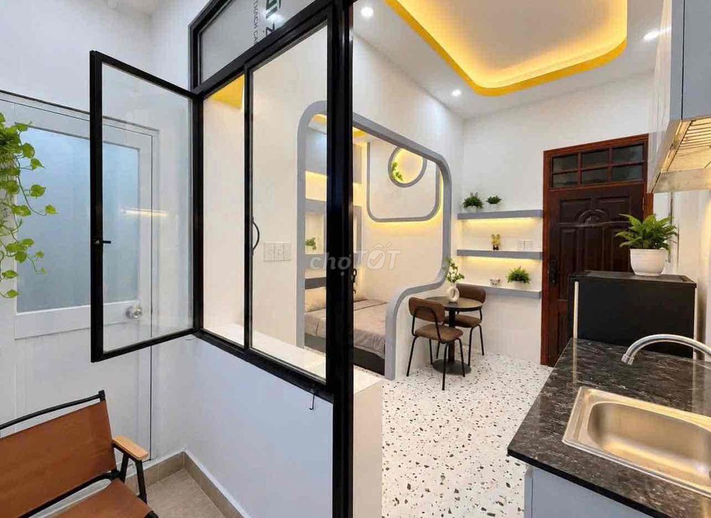 Rent a super-salt balcony right now. Vườn Lài is super cheap.