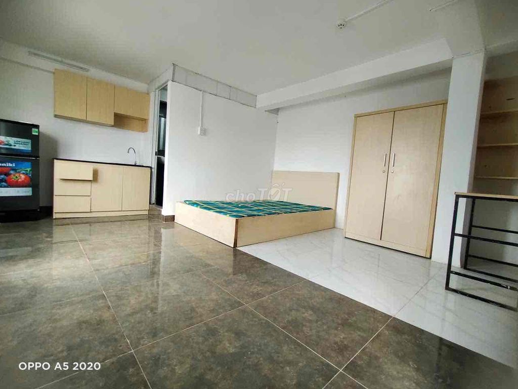 have a room open-door hotel with basic airport furniture.