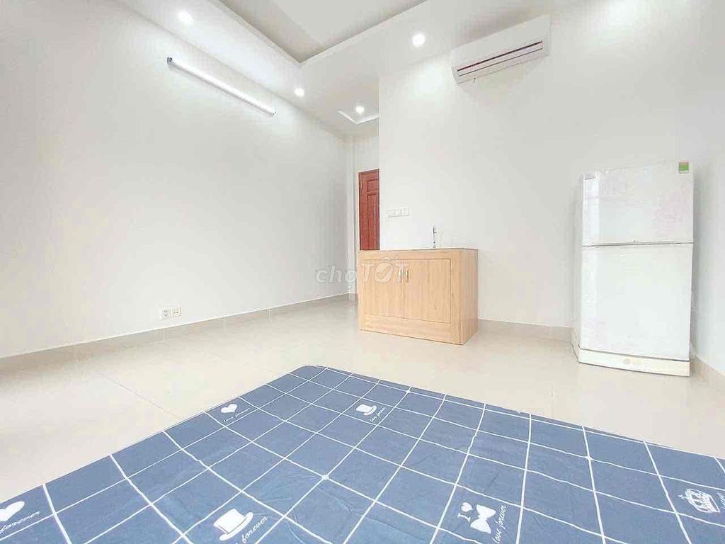 Rent a Full House of Public Affairs right into the European Charitable College Tân Phú.