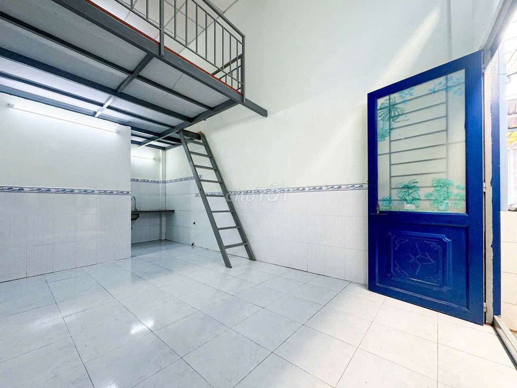 Rent a room near the cs2 police university.