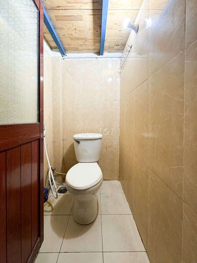 The nuthouse, near the 9th county, is only 3 million.
