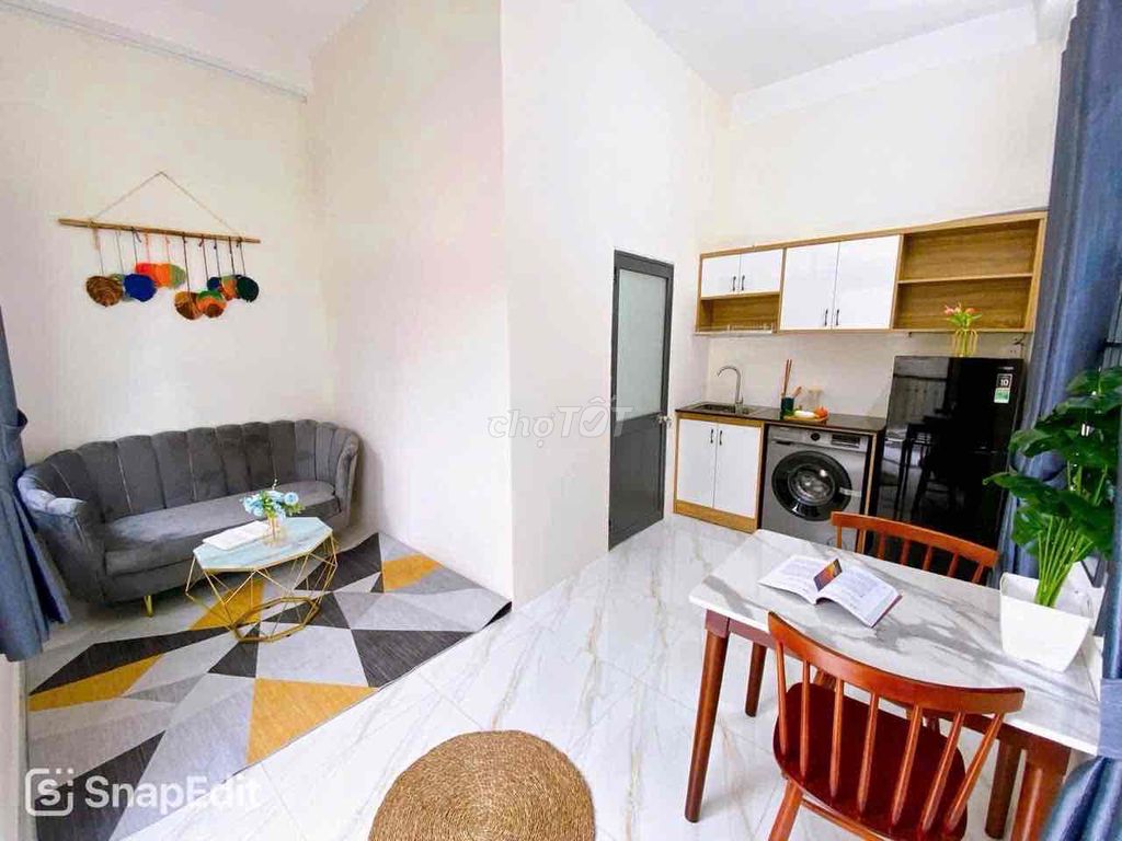 The studio is a full-on kitchen bedroom with a 1-P balcony to the 10th district.