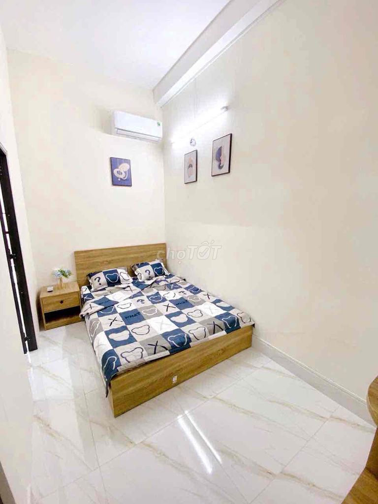 The studio is a full-on kitchen bedroom with a 1-P balcony to the 10th district.