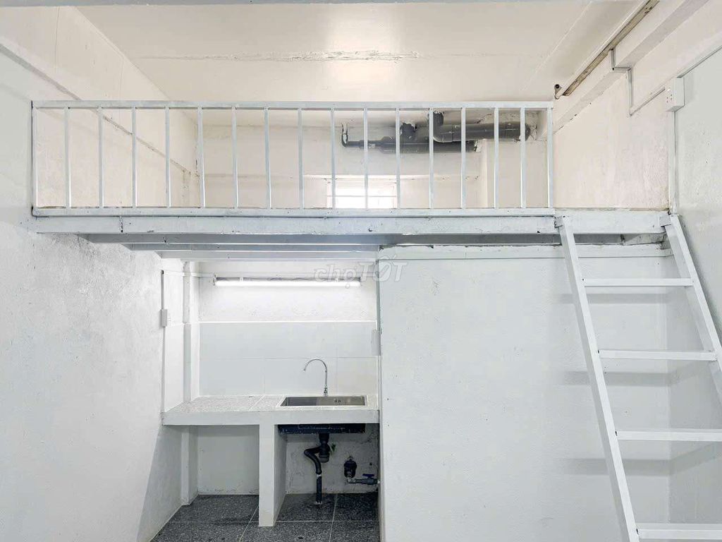 It's the owner of the room near cnc, University ufret.