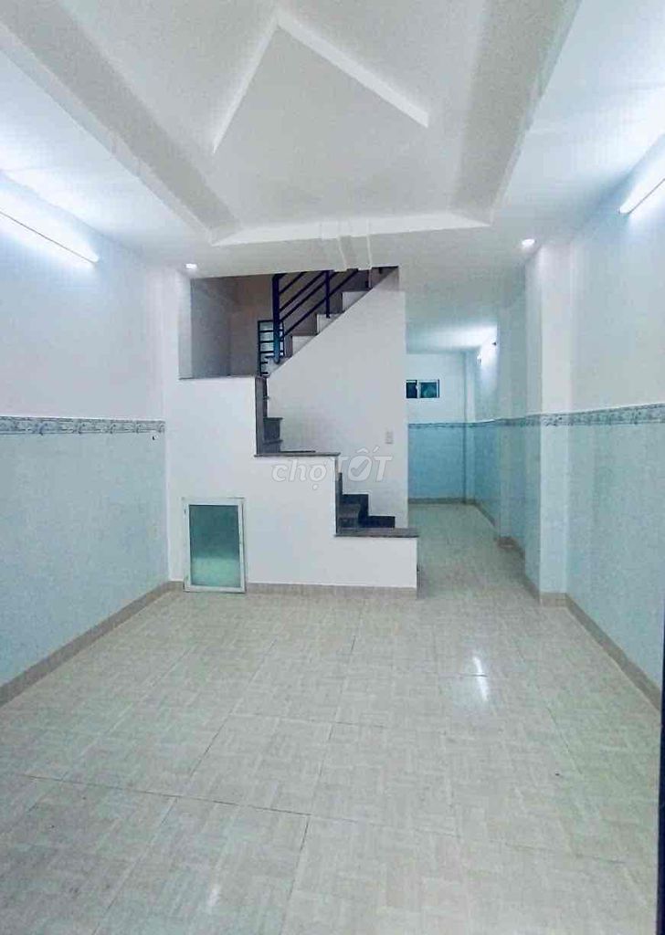 Large houses, average prices, 1 ground 1 floor, parking yard, and Iv Ok