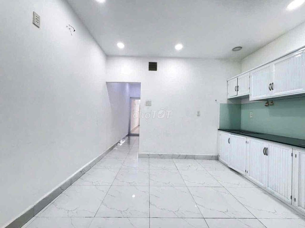 Rent the original three bedrooms 4.2 x 18 meters Nguyễn Duy Cung alley