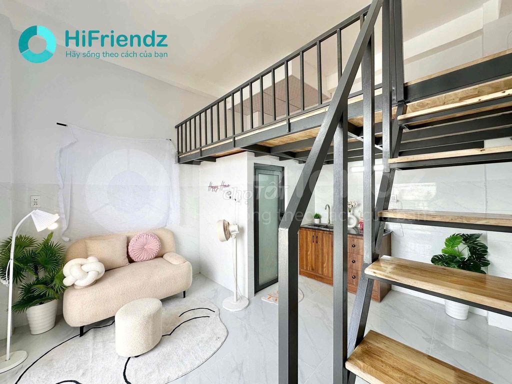 a balconctal skylight window room. Full interior close to Nguyễn Thái Sơn.