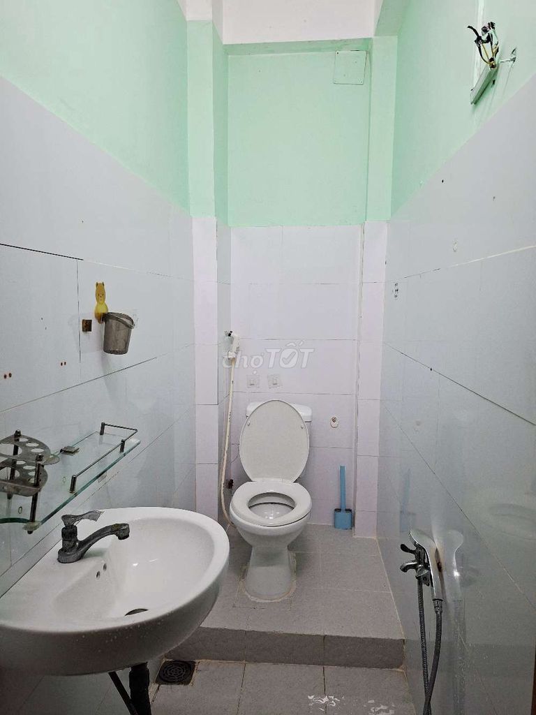 Rent the 3rd District Room, 2 million8 air windows