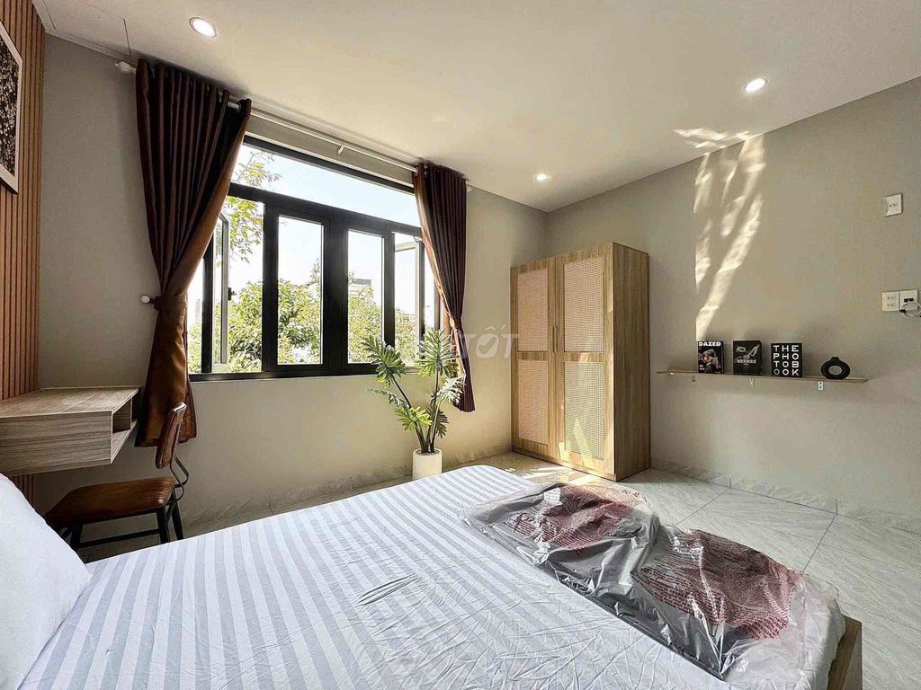 Get us room 45 meters - Full Seven