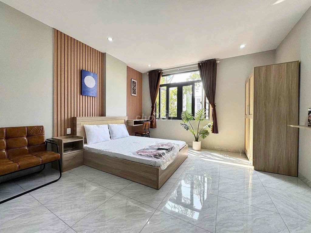 Get us room 45 meters - Full Seven