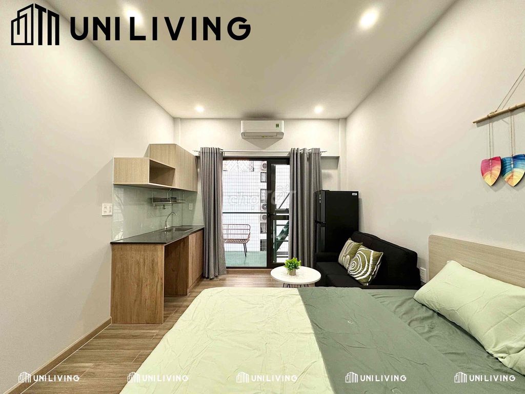 It's the owner who rents a high-end apartment - a garden - an elevator against the first district.