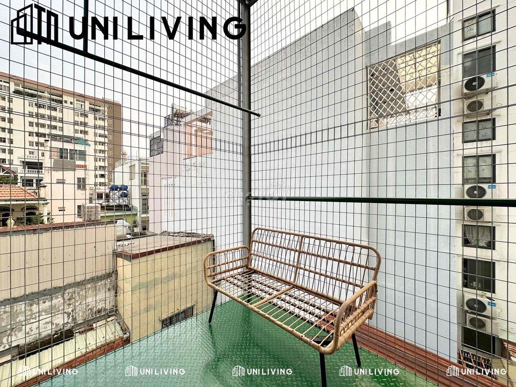 It's the owner who rents a high-end apartment - a garden - an elevator against the first district.