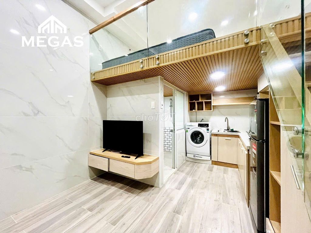 Rent the District 6 room.