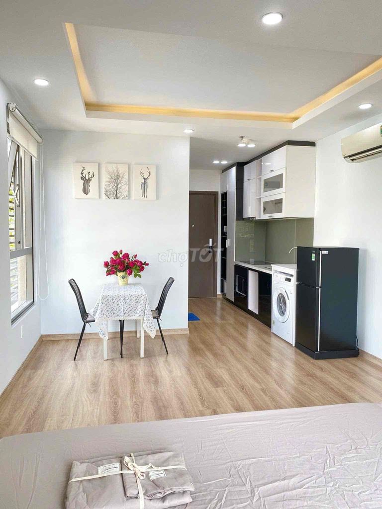 Rent Garden Gate apartment. One bedroom. 36mm Parks.