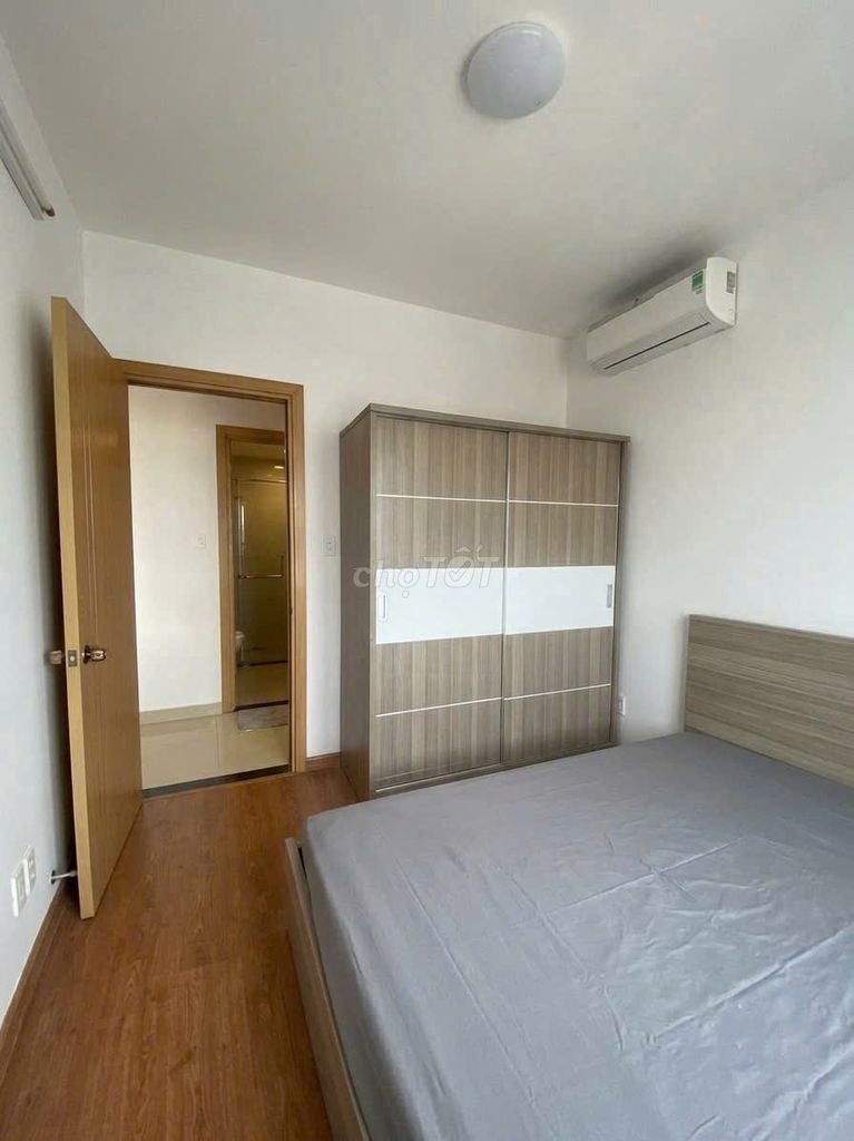 Second highest apartment with balconies in Central Plaza.