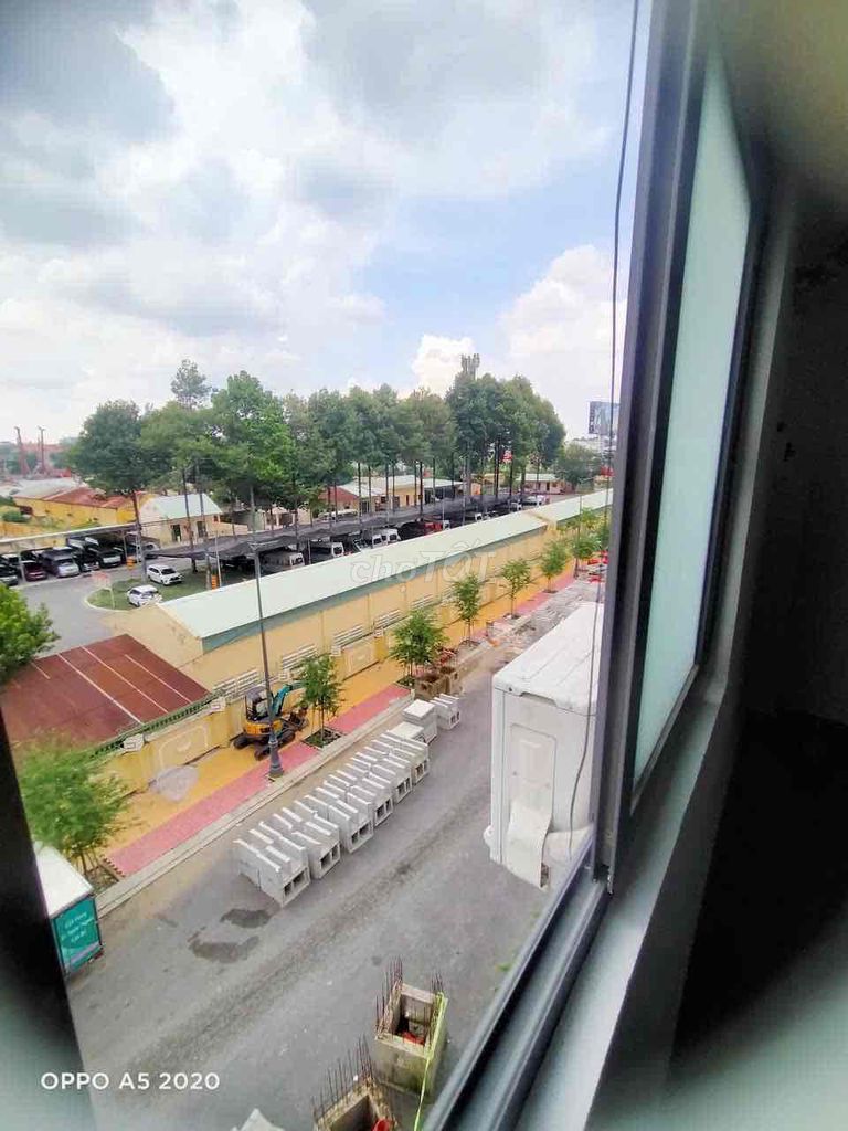 studio full window interior close to cve clect