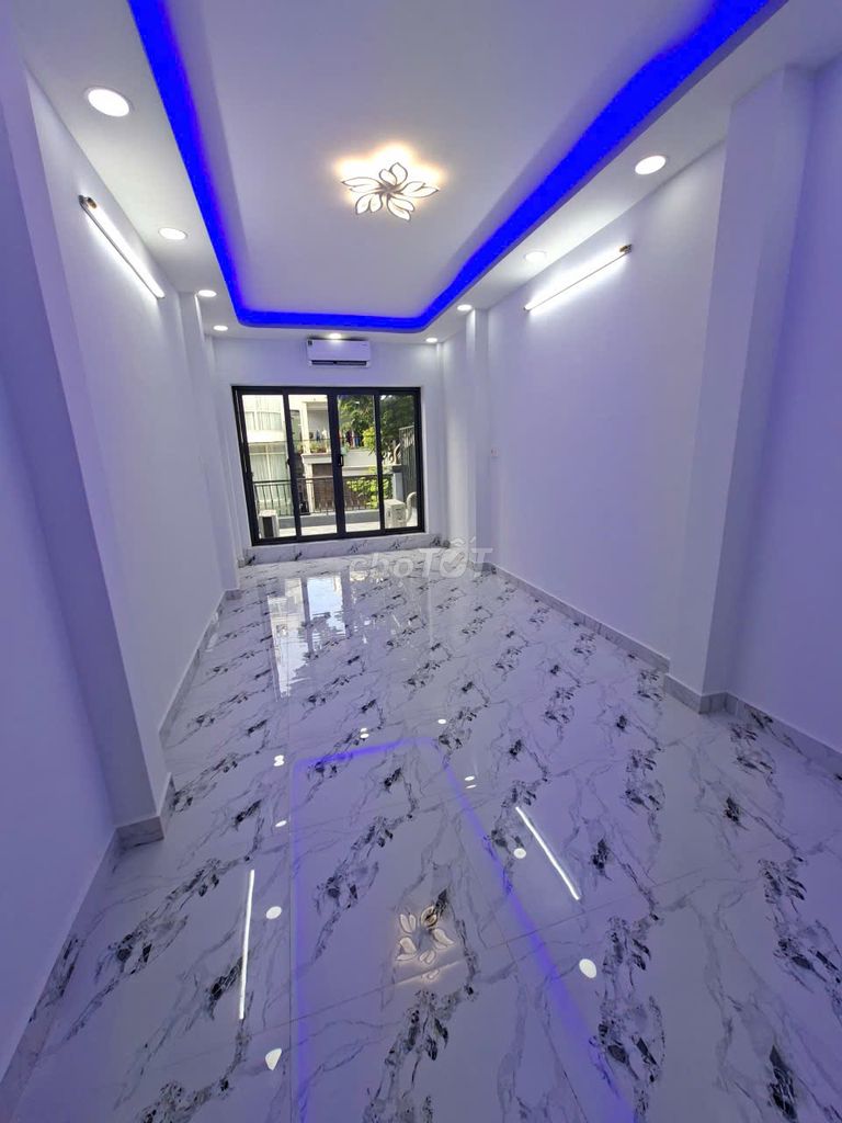 The Mtkd Bà Hạt, 2nd floor is empty for 3 25 million toilets.