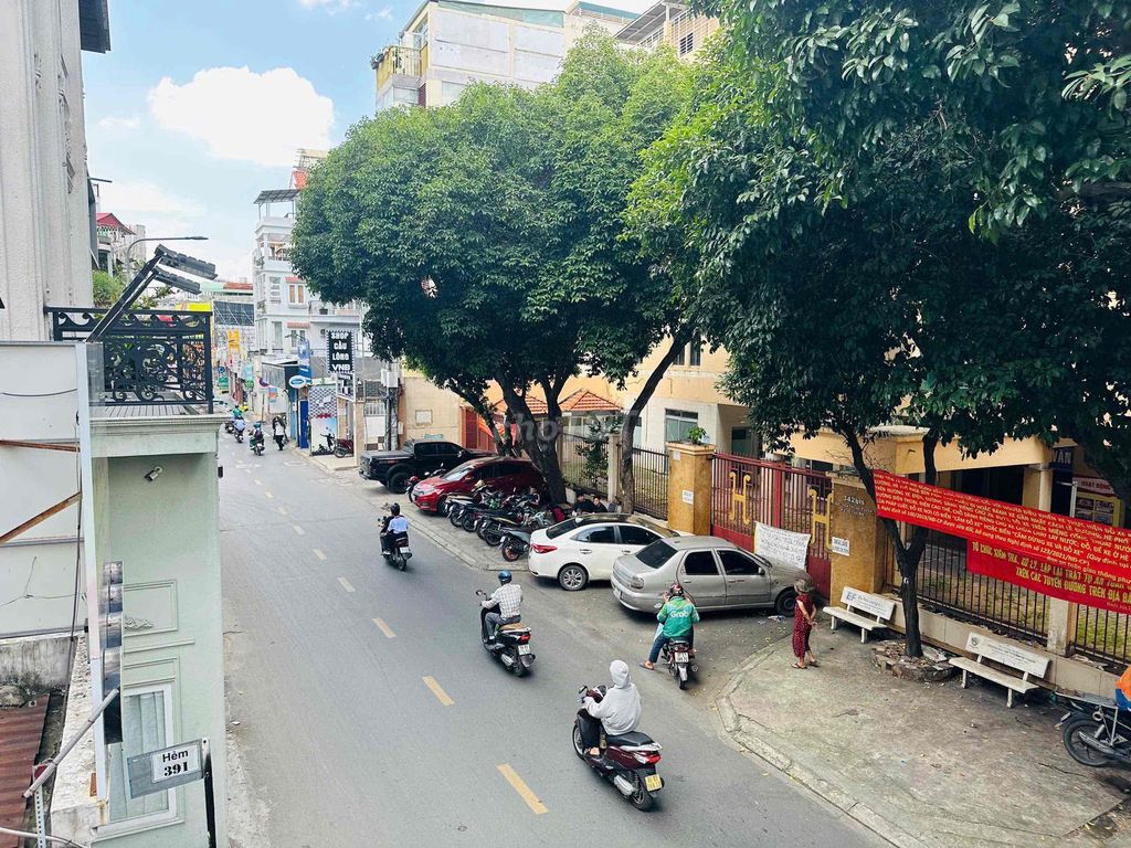 Rent a house 189 Nguyễn Trọng Tuyển, 4 x18 meters, 4 floors st, (88 floors)