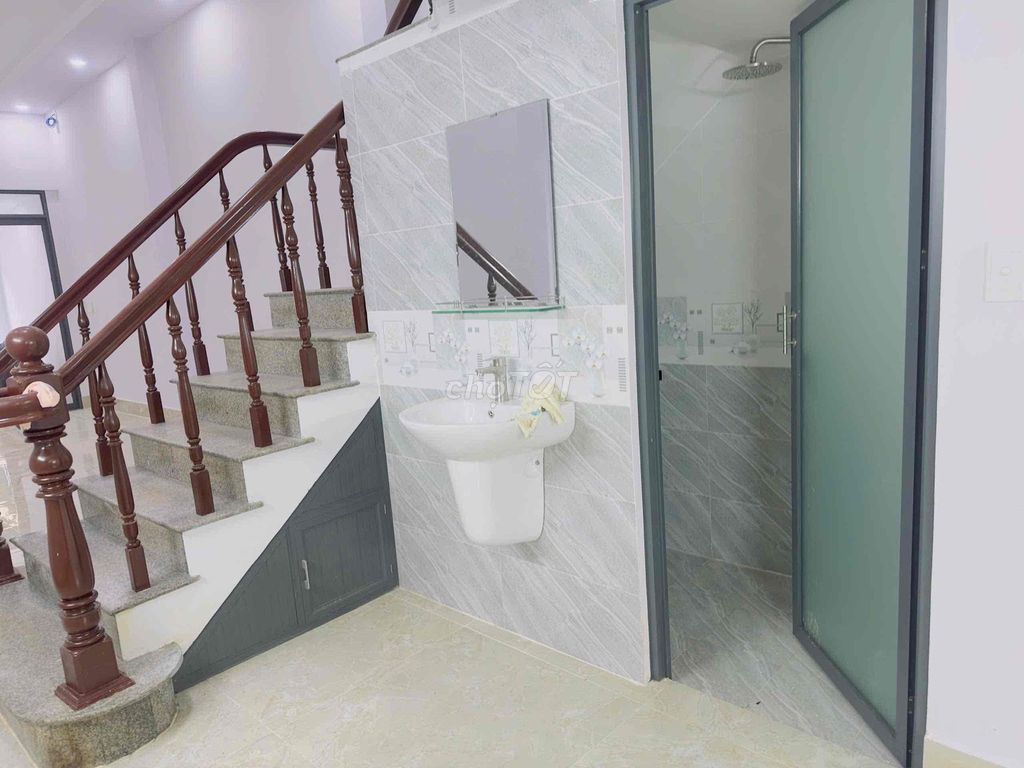 Rent a house 189 Nguyễn Trọng Tuyển, 4 x18 meters, 4 floors st, (88 floors)