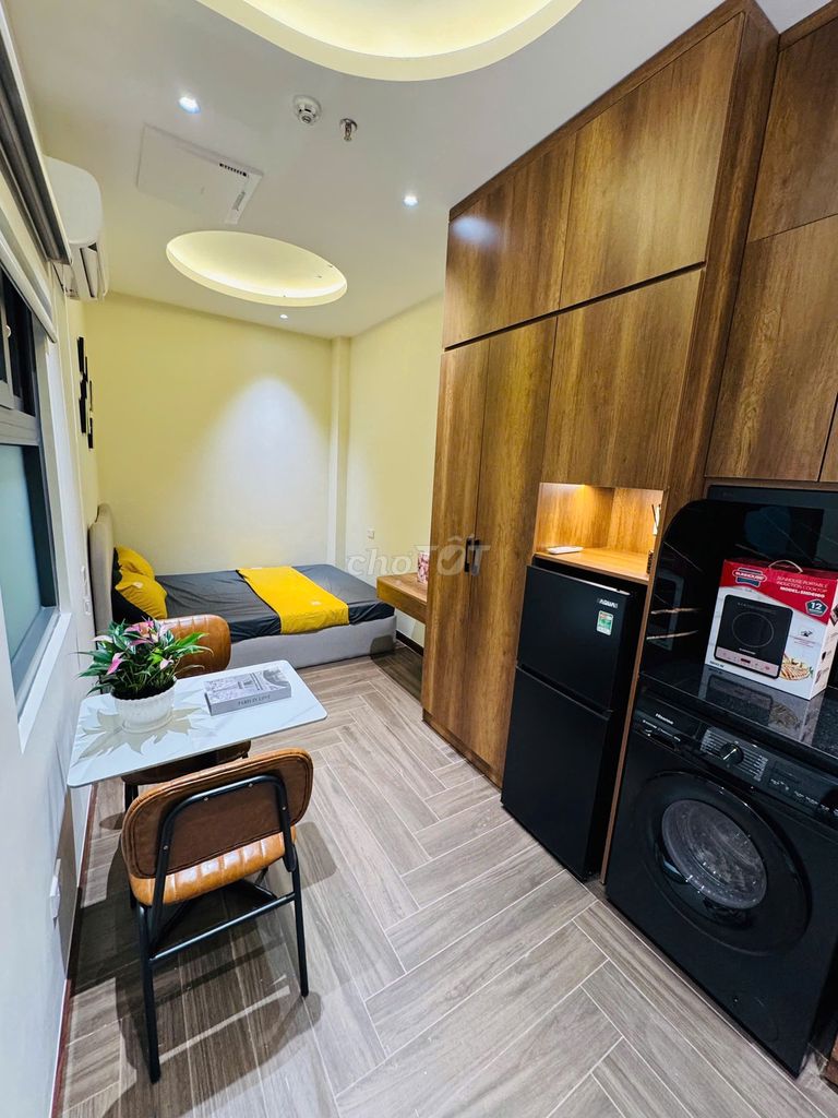 The one bedroom has its own washing machine right near the University of nttu.