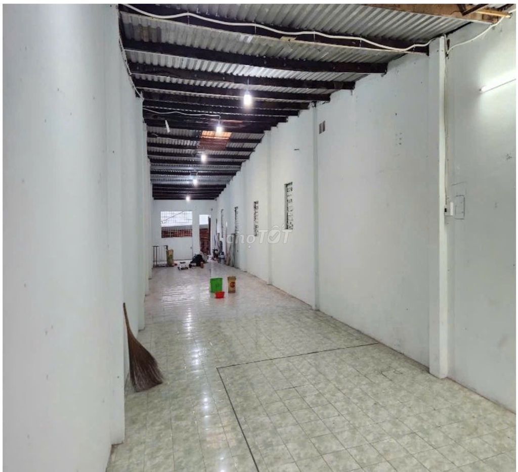 Rent the wide-sq0- 135 M2-fold vault