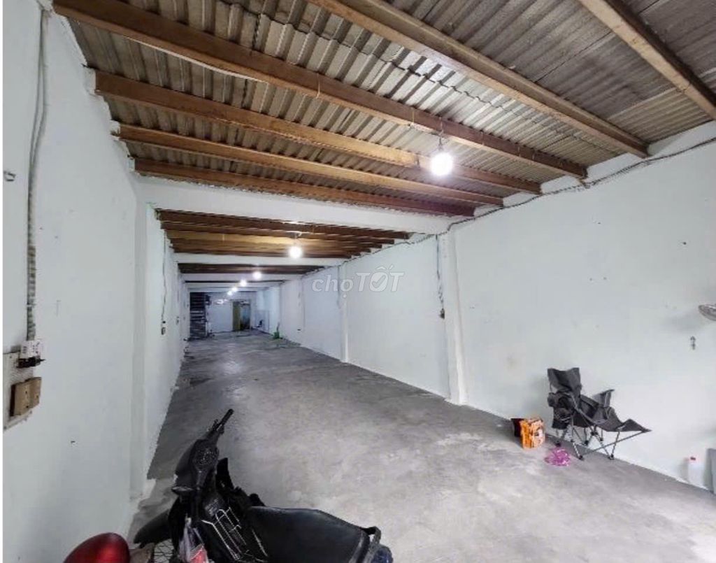 Rent the wide-sq0- 135 M2-fold vault