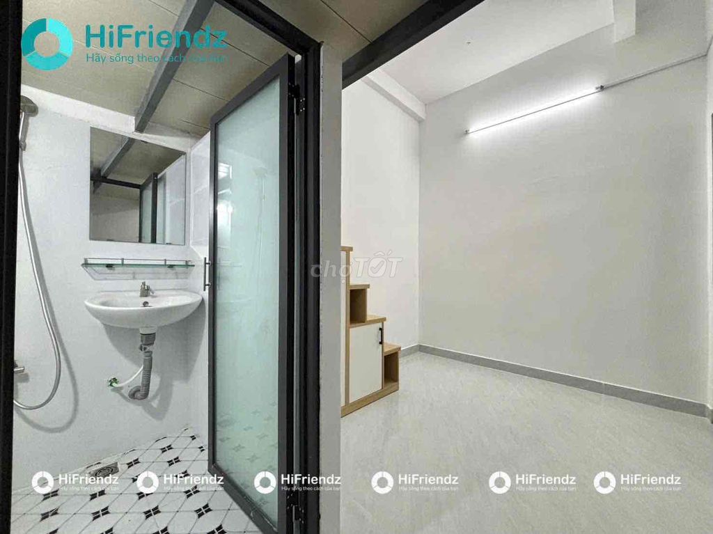 The inside room is now Phú Nhuận.