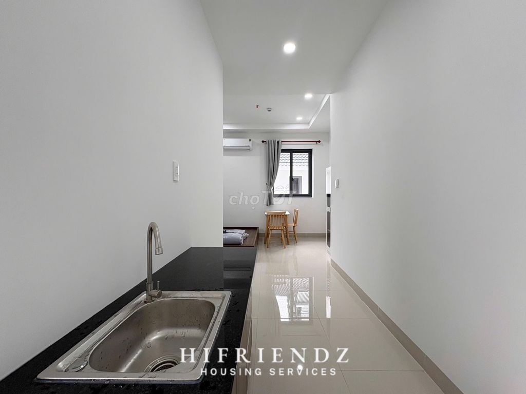 Opens the studio service apartment, cool balcony, full interior.