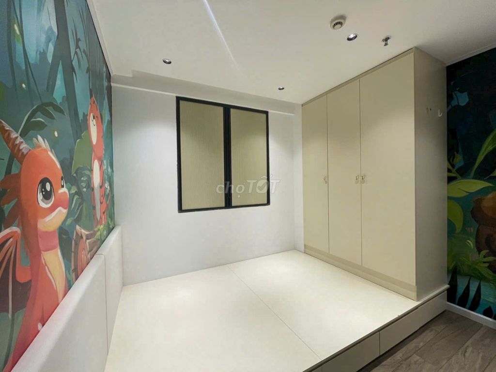 Rent the Scenic Valley apartment. 116 meters, 3 bedroom 2 toilets, full interior. Italian