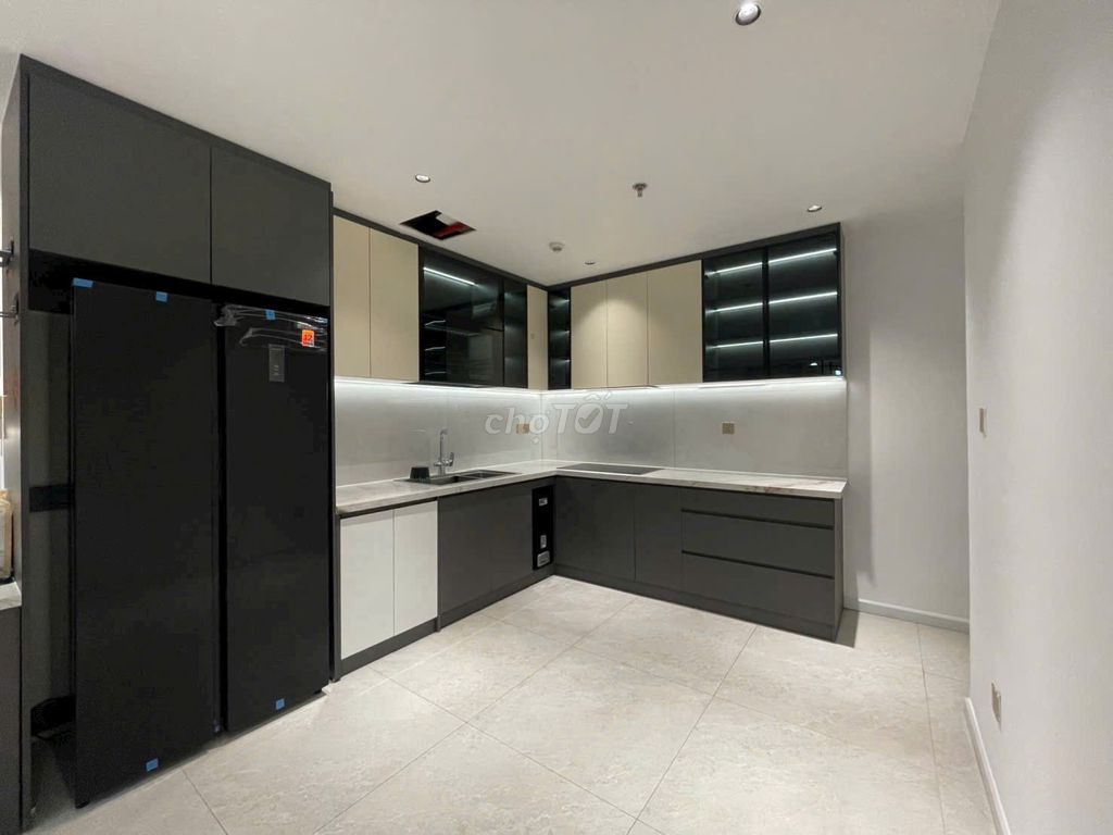 Rent the Scenic Valley apartment. 116 meters, 3 bedroom 2 toilets, full interior. Italian
