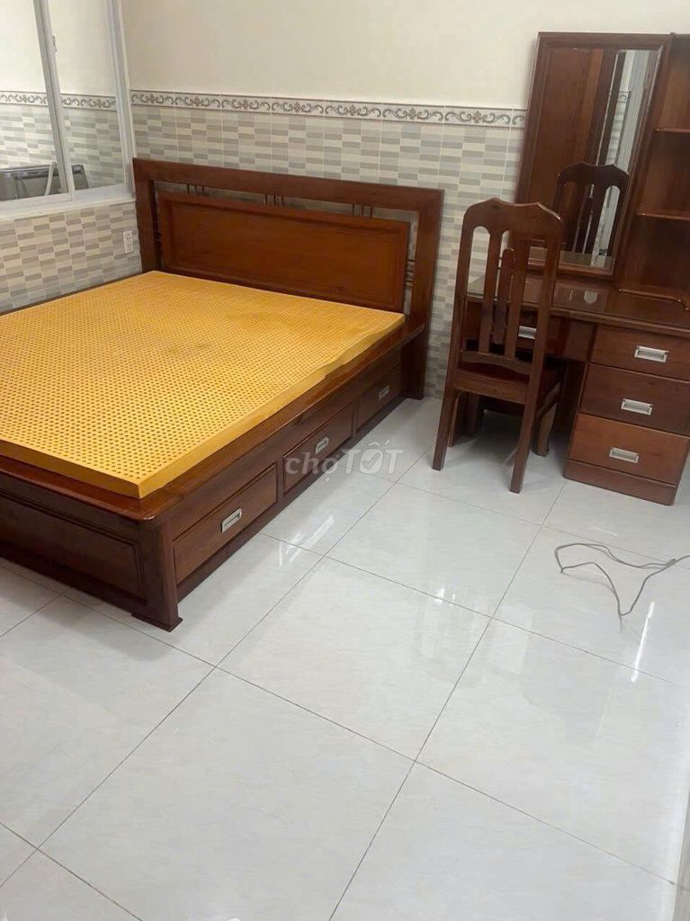 Rent Chung cư Bông Sao--block B1-2 bedrooms Full 11 million.