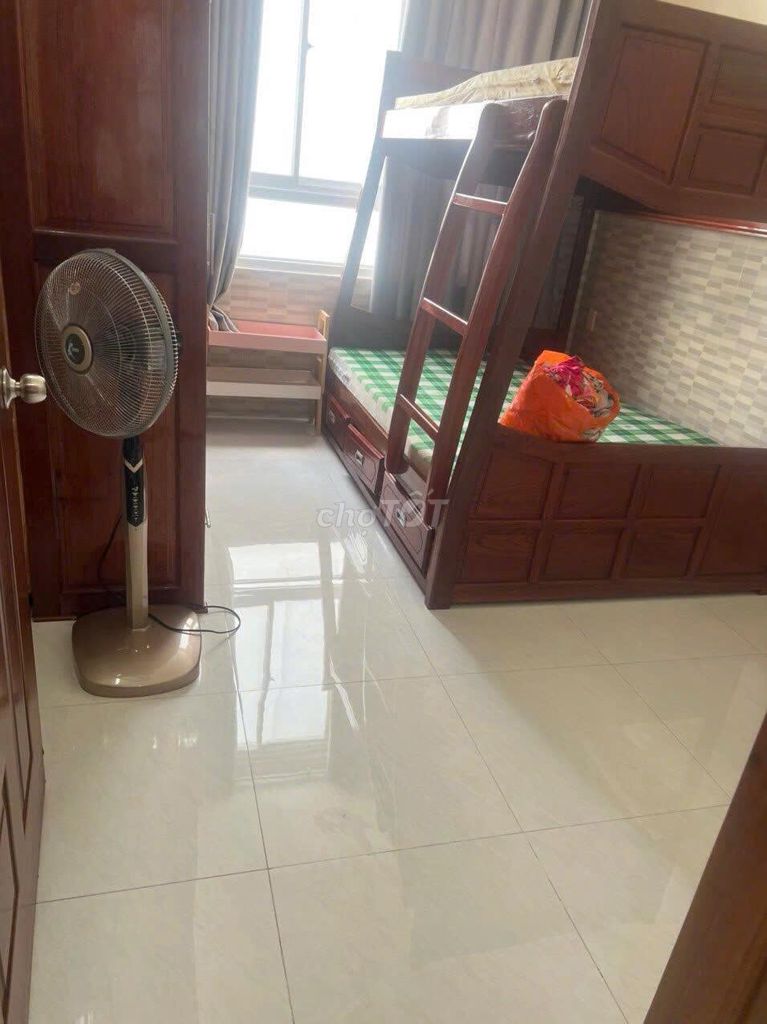 Rent Chung cư Bông Sao--block B1-2 bedrooms Full 11 million.