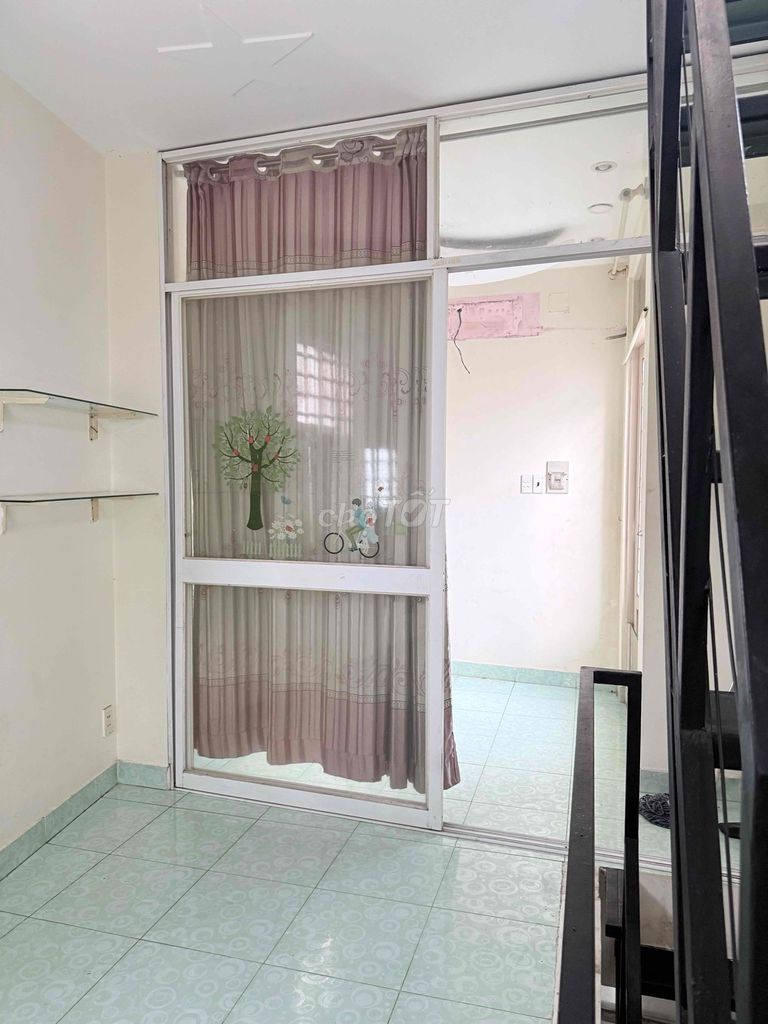 Rent a 3rd county house 3 Tonlet + with a roof & puton per room
