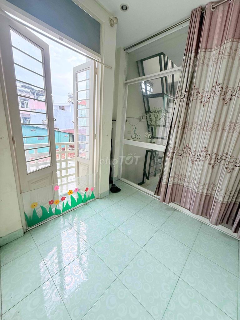 Rent a 3rd county house 3 Tonlet + with a roof & puton per room