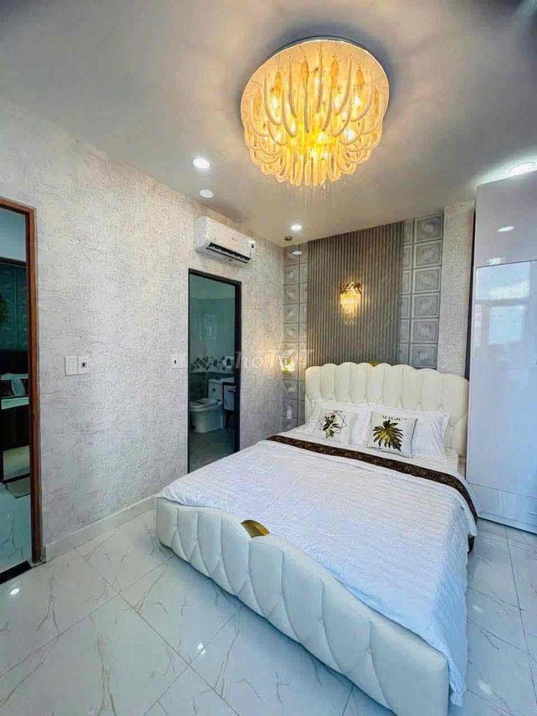 A nice two-story, two-room, three-room toilet, 4 x 8 meters, a Duy Tân.