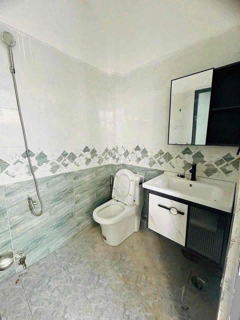 A nice two-story, two-room, three-room toilet, 4 x 8 meters, a Duy Tân.