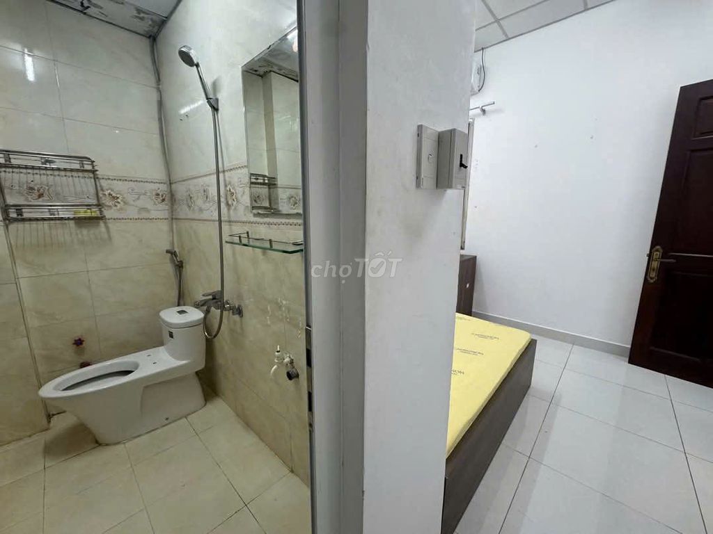 Three bedrooms- Topaz Garden-Trịnh Đình Thảo, down, 10.5 million a month.