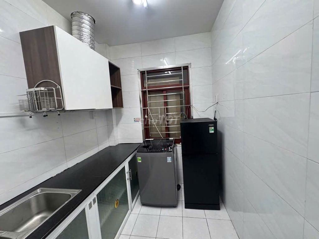 Three bedrooms- Topaz Garden-Trịnh Đình Thảo, down, 10.5 million a month.