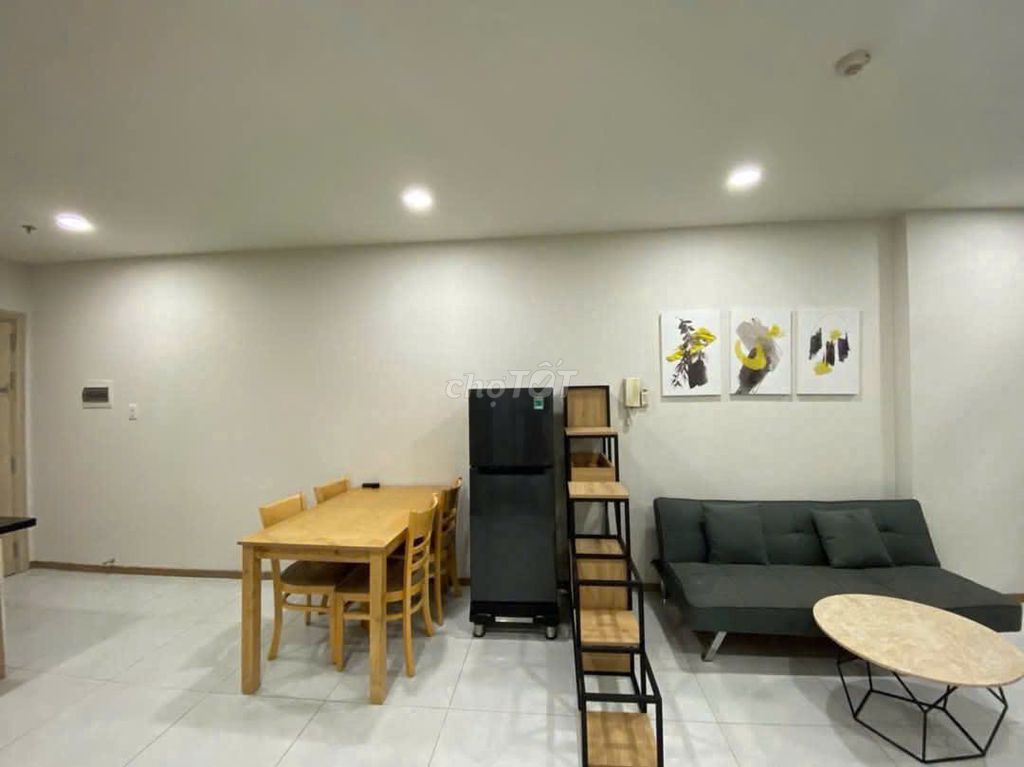Three bedrooms- Topaz Garden-Trịnh Đình Thảo, down, 10.5 million a month.