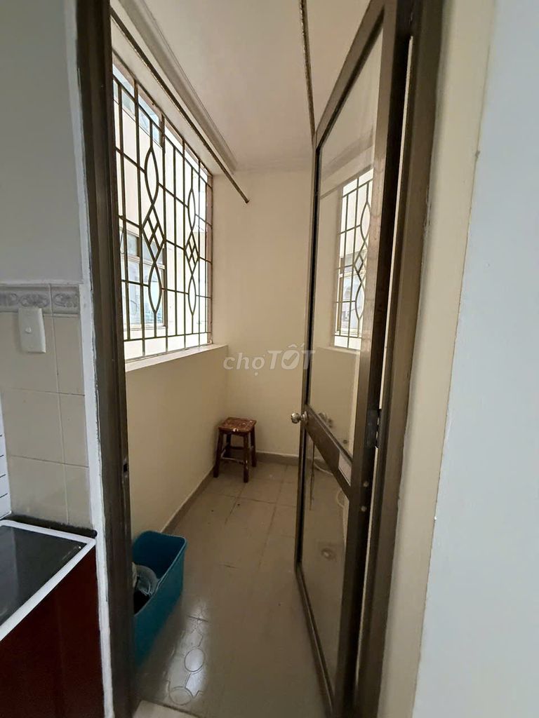 Rent Screc Tower District 3– 81 M2, 2 full interior bedroom 1 .5 million