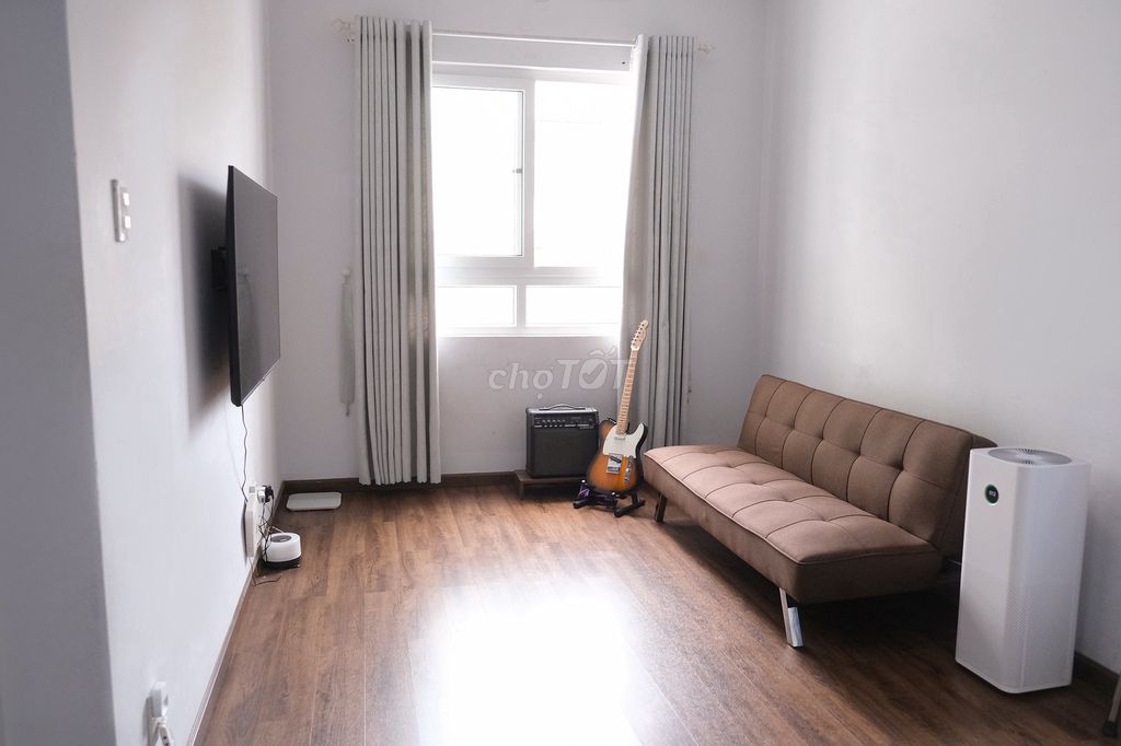 Rent Topaz Garden apartment. Two bedrooms. Two toilets.