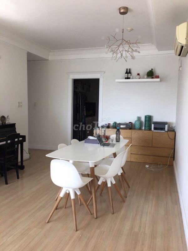 The owner of Cao ốc Phú Nhuận apartment rented - 120 M2 (3 bedroom - 2 toilets) - for 18 million