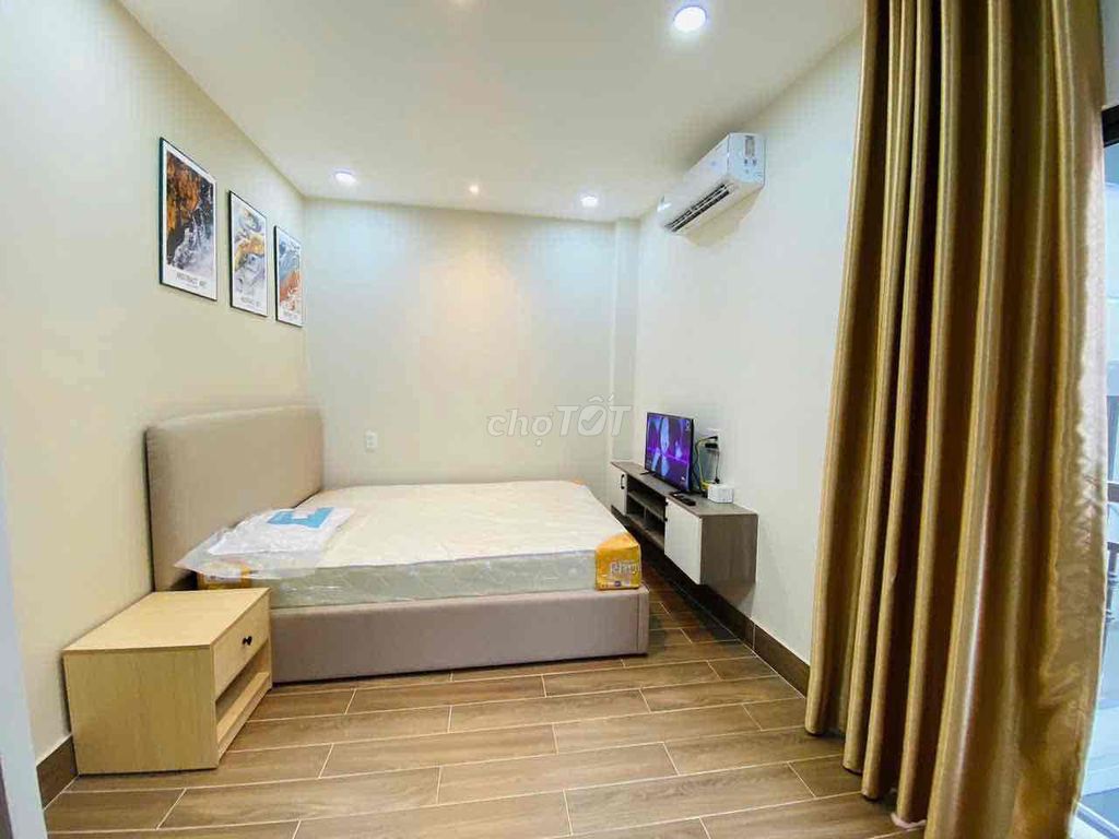 The apartment. The one bedroom.