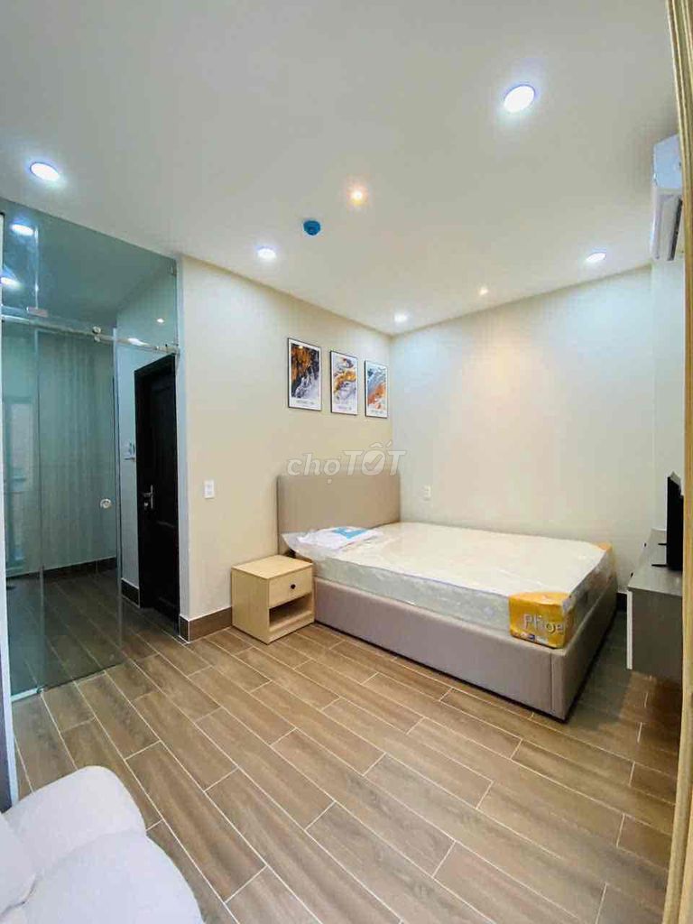 The apartment. The one bedroom.