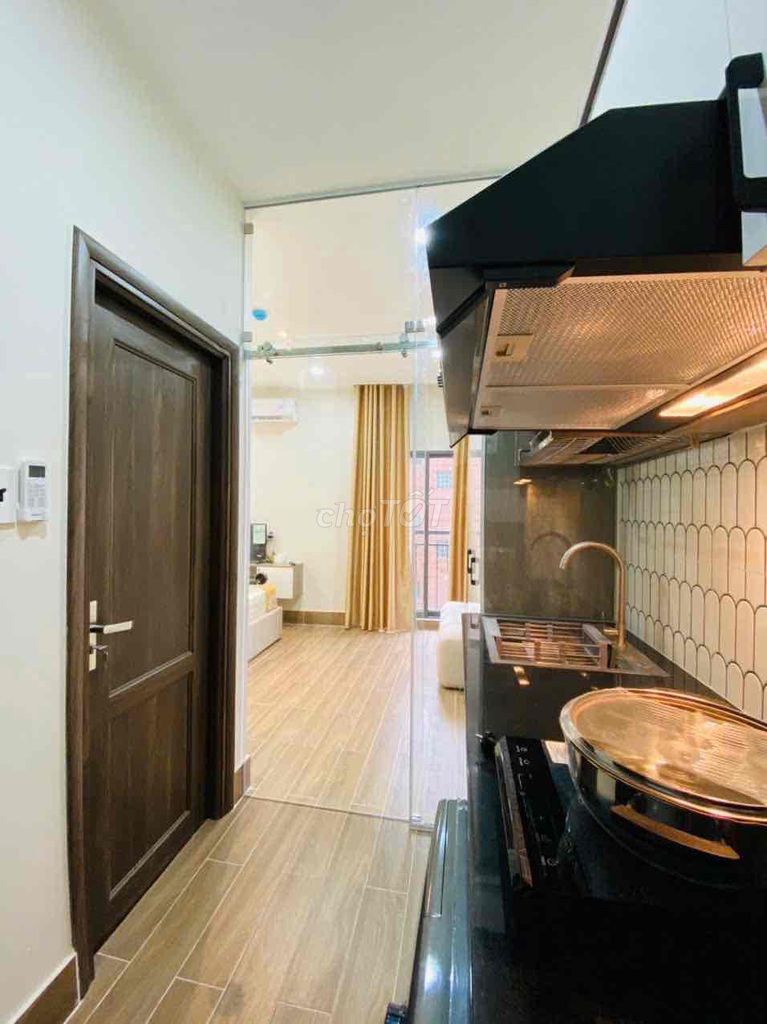 The apartment. The one bedroom.